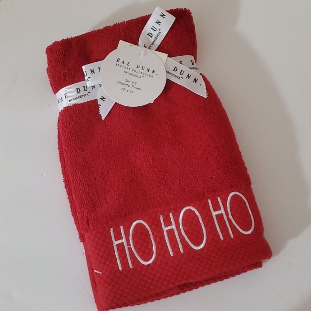 🆕️ rae dunn Christmas Set of 2 Fingertip Towels🎁